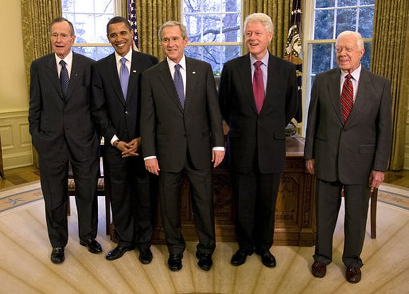 Presidents George H.W. Bush, Obama, George W. Bush, Clinton & Carter in the Oval Office. 
